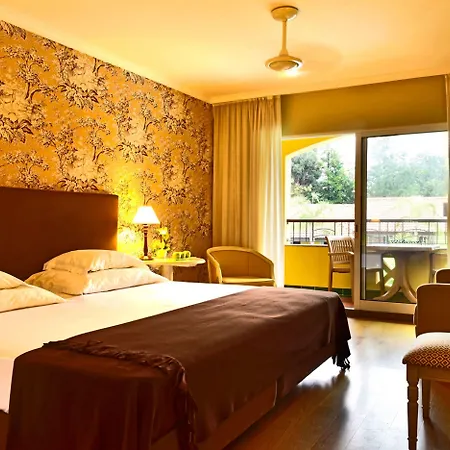 Pestana Village Garden מלון