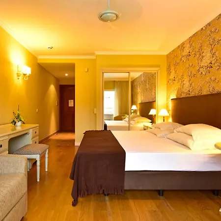Pestana Village Garden 4* פונשל