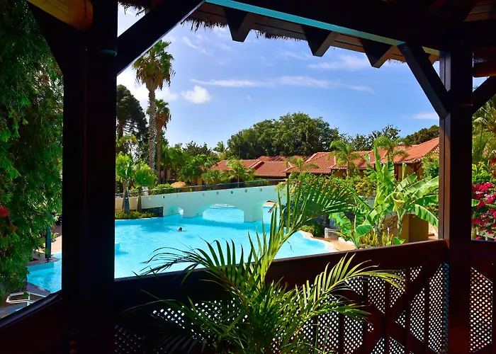 Pestana Village Garden מלון