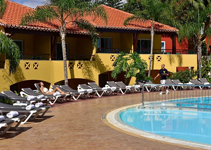 מלון Pestana Village Garden פונשל