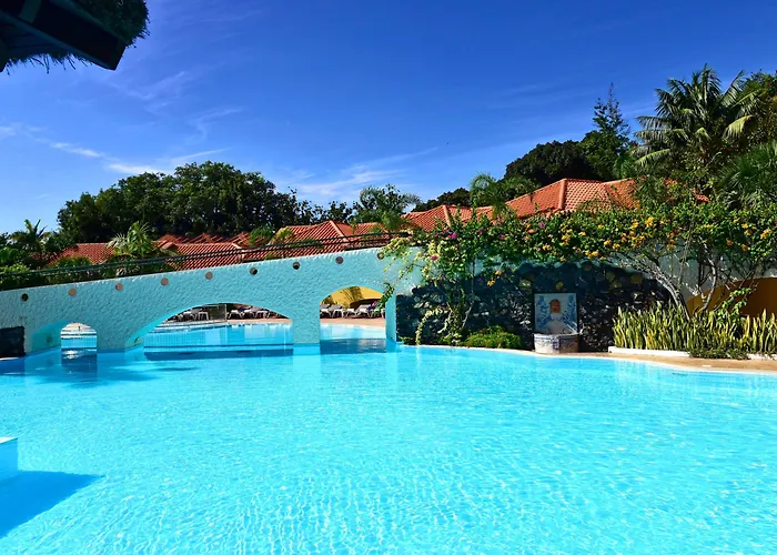 מלון Pestana Village Garden פונשל