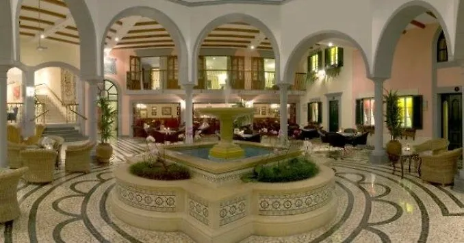 Pestana Village Garden 4* פונשל