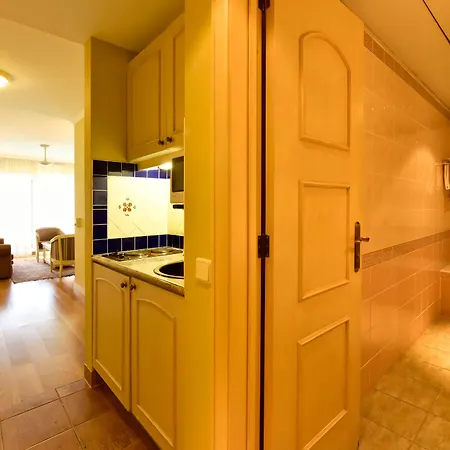 Pestana Village Garden Hotel