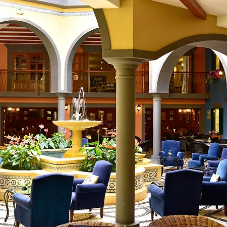 Otel Pestana Village Garden