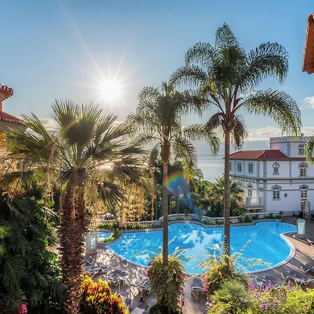 Pestana Village Garden Hotel