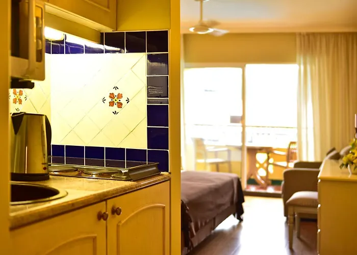 Pestana Village Garden 4* 丰沙尔