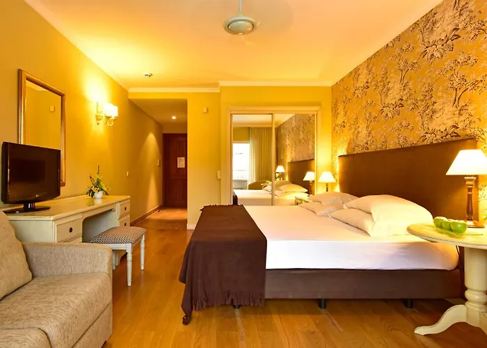 Pestana Village Garden 4* 丰沙尔