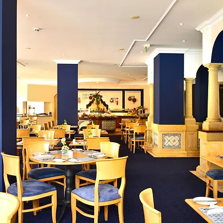 佩斯塔纳乡村花园度假村公寓酒店 酒店 4*