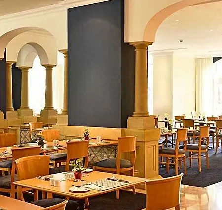 佩斯塔纳乡村花园度假村公寓酒店