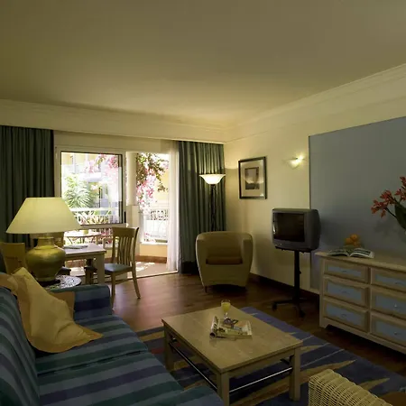 ホテル Pestana Village Garden フンシャル
